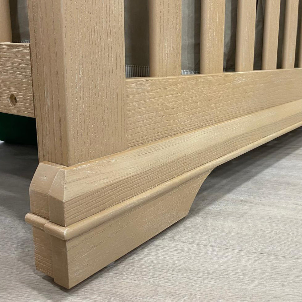 Pali | Genova Forever Crib with Decor Base