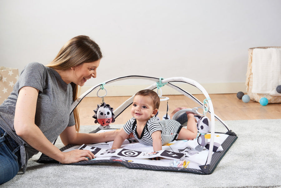 Tiny Love | Magical Tales Black & White Gymini