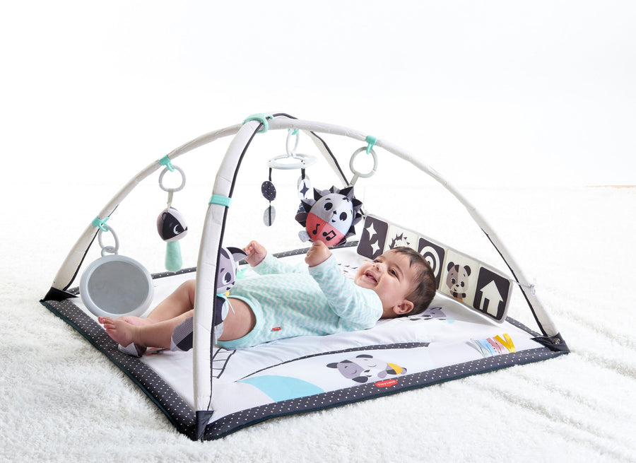 Tiny Love | Magical Tales Black & White Gymini